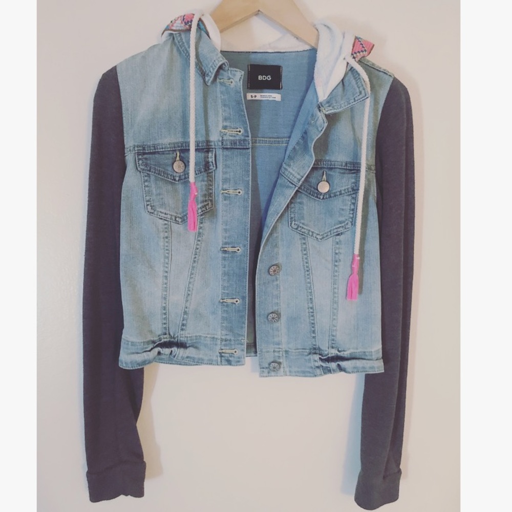 Cropped denim jacket